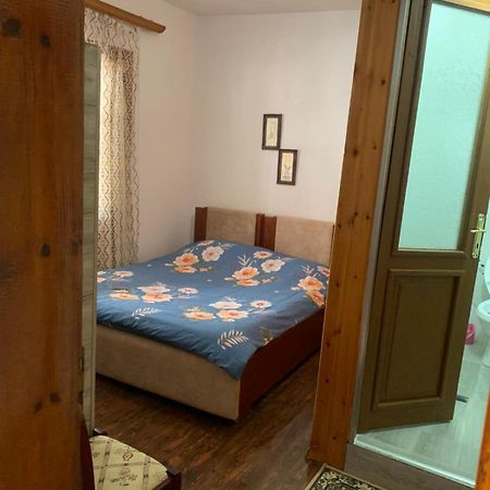 Hana Private Home Pogradec Esterno foto